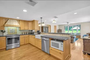 111 Stony Hollow Rd, Centerport, NY 11721 - Photo 11
