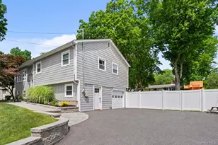 575 Babbling Brook Ln, Valley Cottage, NY 10989 - Photo 3