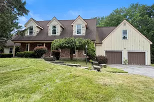 18 Fox Run, Hopewell Junction, NY 12533 - Photo 3