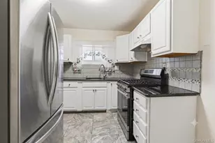 3414 Great Neck Rd, Amityville, NY 11701 - Photo 11