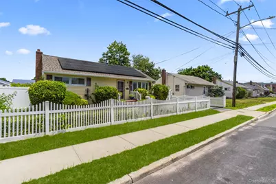 3414 Great Neck Road, Amityville, NY 11701 - Photo 5