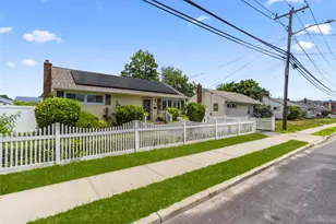 3414 Great Neck Rd, Amityville, NY 11701 - Photo 5