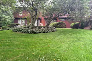 17 Calumet Dr, Dix Hills, NY 11746 - Photo 3