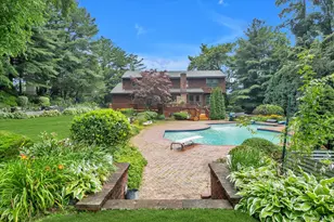 17 Calumet Dr, Dix Hills, NY 11746 - Photo 25