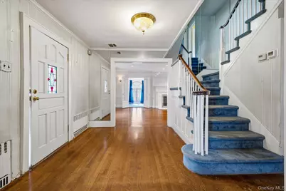68 Oxford Road, Rockville Centre, NY 11570 - Photo 3