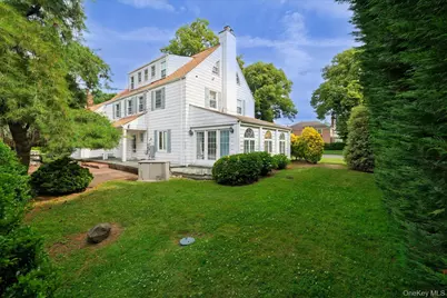 68 Oxford Road, Rockville Centre, NY 11570 - Photo 27