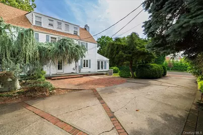 68 Oxford Road, Rockville Centre, NY 11570 - Photo 31