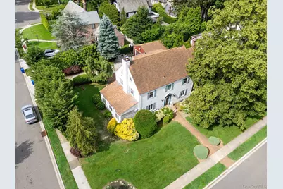68 Oxford Road, Rockville Centre, NY 11570 - Photo 33