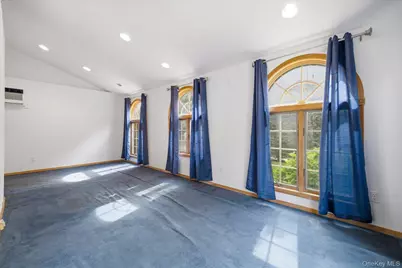 68 Oxford Road, Rockville Centre, NY 11570 - Photo 7