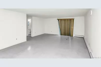 1085 Hempstead Avenue, West Hempstead, NY 11550 - Photo 11