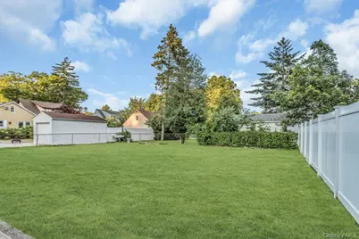 1085 Hempstead Avenue, West Hempstead, NY 11550 - Photo 15