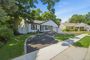 378 Lakeshore Blvd, Massapequa Park, NY 11762 - Photo 3
