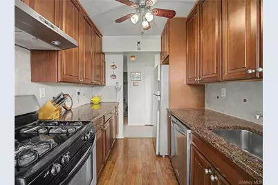 11 Balint #551, Yonkers, NY 10710 - Photo 11
