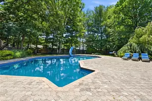 4 Laurelwood Ct, Dix Hills, NY 11746 - Photo 47