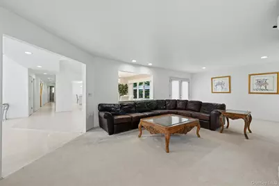 4 Laurelwood Court, Dix Hills, NY 11746 - Photo 19