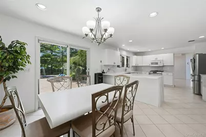 4 Laurelwood Court, Dix Hills, NY 11746 - Photo 17