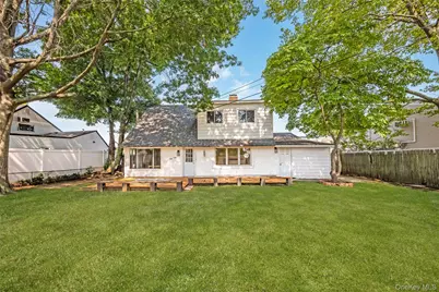 201 Cypress Lane W, Westbury, NY 11590 - Photo 23