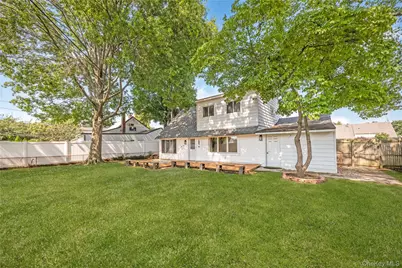201 Cypress Lane W, Westbury, NY 11590 - Photo 21
