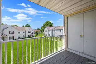 124 Fairview Cir, Middle Island, NY 11953 - Photo 21