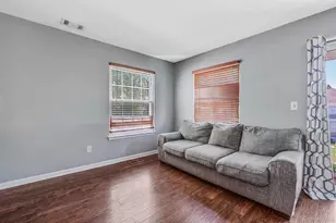 124 Fairview Cir, Middle Island, NY 11953 - Photo 3