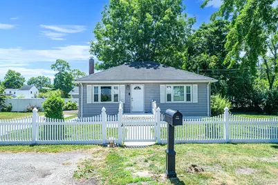 14 Pinelawn Avenue, Farmingville, NY 11738 - Photo 1