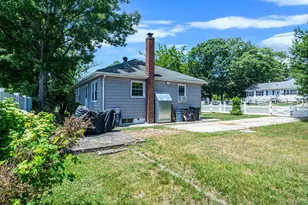 14 Pinelawn Ave, Farmingville, NY 11738 - Photo 7