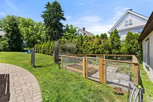 10 Cambridge Ct, Larchmont, NY 10538 - Photo 29