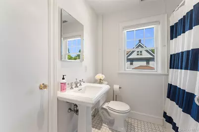10 Cambridge Court, Larchmont, NY 10538 - Photo 23