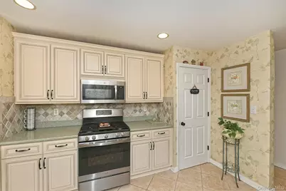 102 Winged Foot Way, Riverhead, NY 11901 - Photo 21