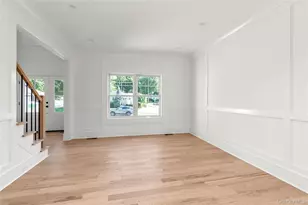 23 Garden Cir, Syosset, NY 11791 - Photo 3
