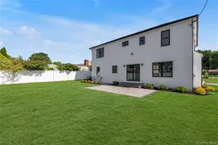 23 Garden Cir, Syosset, NY 11791 - Photo 23