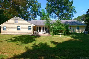 82 The Serpentine, Roslyn, NY 11576 - Photo 3