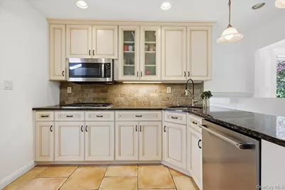 15 Seneca Place, Jericho, NY 11753 - Photo 9