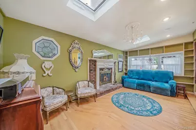 18 E Bay Drive, West Islip, NY 11795 - Photo 3
