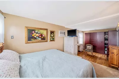 18 E Bay Drive, West Islip, NY 11795 - Photo 19