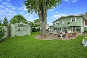 18 E Bay Dr, West Islip, NY 11795 - Photo 27