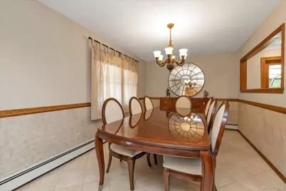 7 Freedom Court, Babylon, NY 11702 - Photo 3