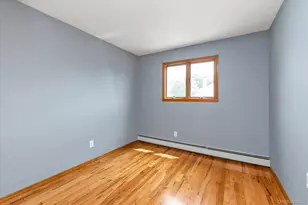 7 Freedom Ct, Babylon, NY 11702 - Photo 17