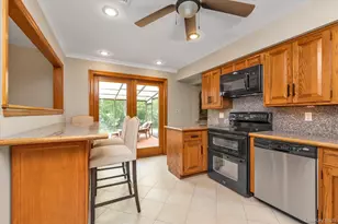 7 Freedom Ct, Babylon, NY 11702 - Photo 5