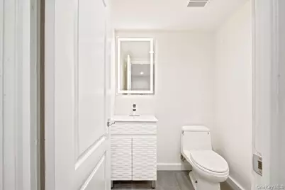 152 Whitson Street, Forest Hills, NY 11375 - Photo 19
