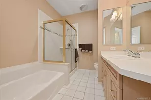 87 Carriage Ln, Plainview, NY 11803 - Photo 21