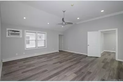 183 N Wellwood Avenue #9, Lindenhurst, NY 11757 - Photo 3