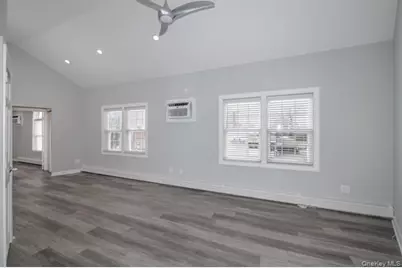 183 N Wellwood Avenue #8, Lindenhurst, NY 11757 - Photo 5