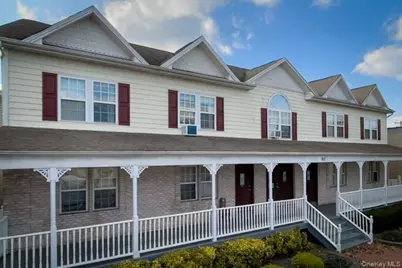 183 N Wellwood Avenue #8, Lindenhurst, NY 11757 - Photo 1