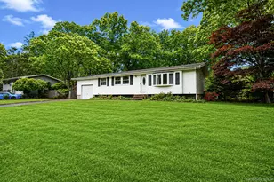 16 Lodge Ln, East Setauket, NY 11733 - Photo 3