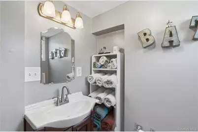 50 Amsterdam Road, Smithtown, NY 11787 - Photo 29