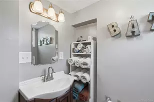 50 Amsterdam Rd, Smithtown, NY 11787 - Photo 29