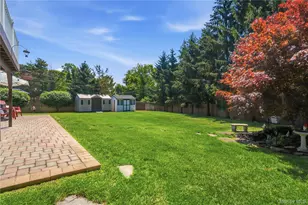 50 Amsterdam Rd, Smithtown, NY 11787 - Photo 37