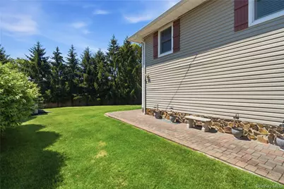 50 Amsterdam Road, Smithtown, NY 11787 - Photo 39