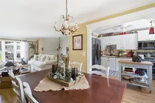 50 Amsterdam Rd, Smithtown, NY 11787 - Photo 11